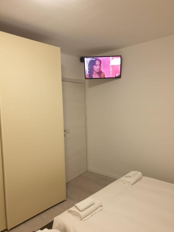 J&M House -Fronte Ospedale- Incluso Netflix E Disney Plus Udine Eksteriør billede